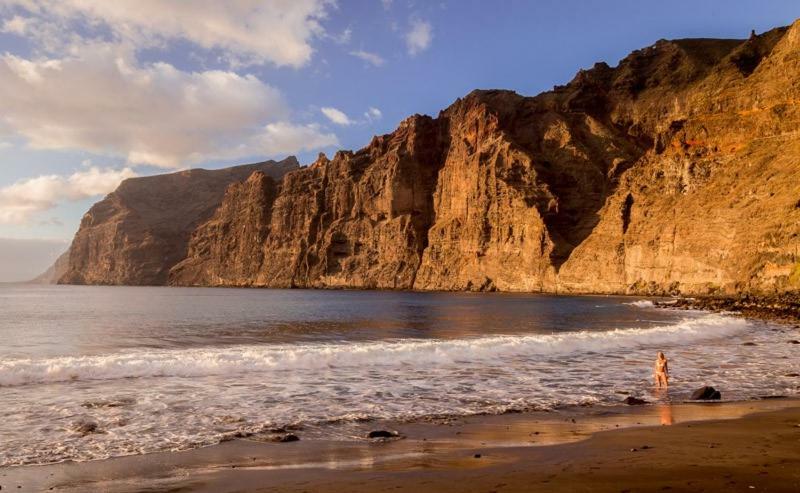 First Line Beach Front 2 Bedroom Apartment Los Gigantes Santiago Del Teide Exterior photo